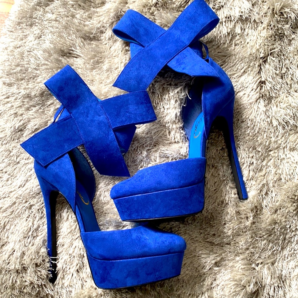 Stunning blue suede 6” heels